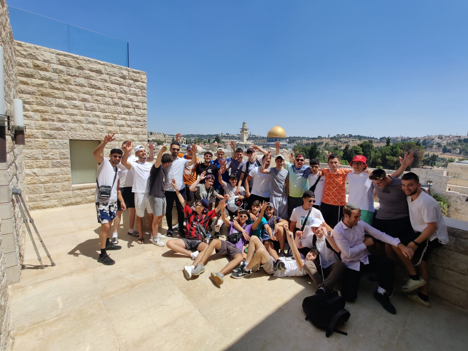 Rabbi Aidyn with a group in Jerusalem